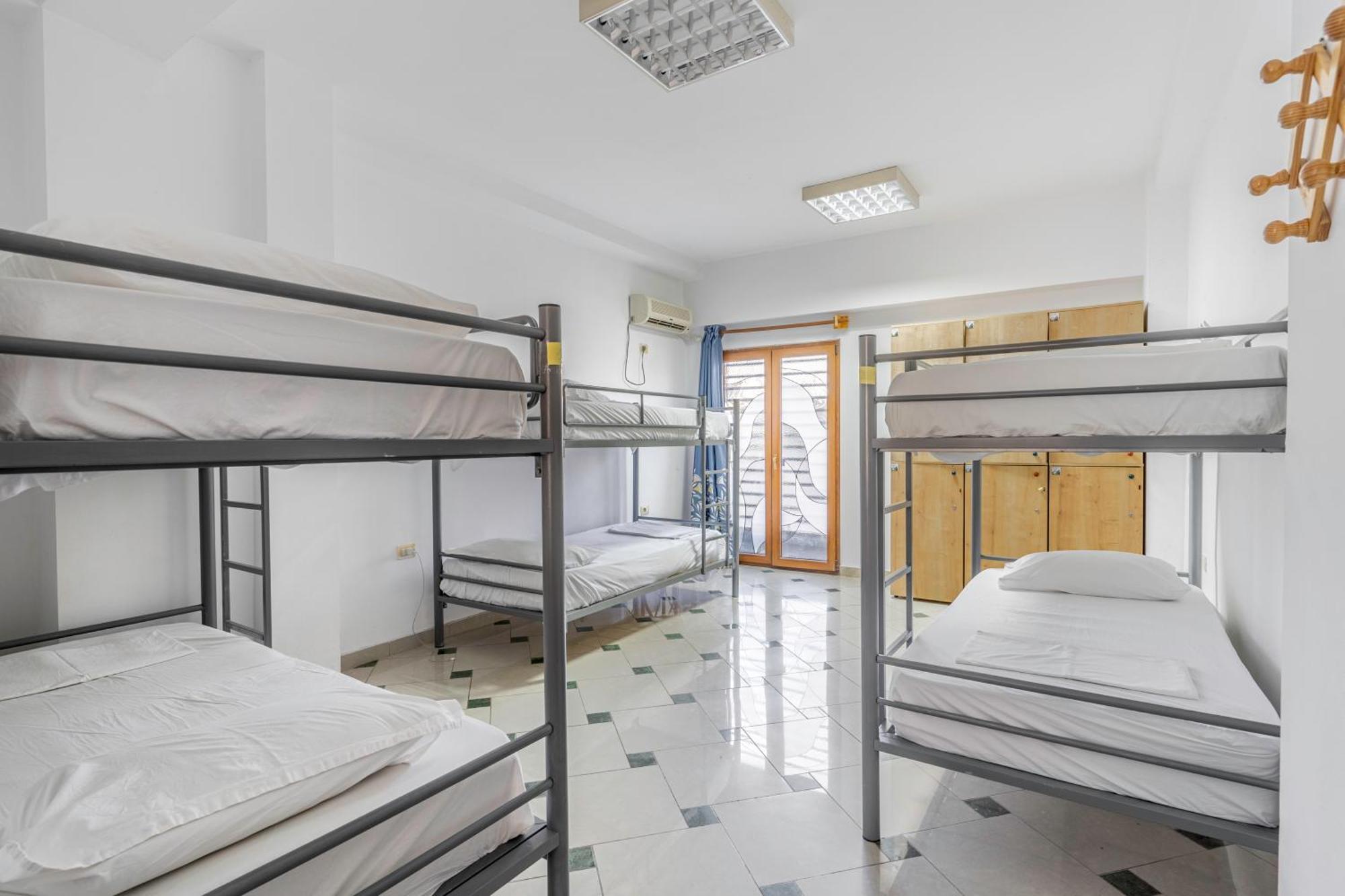 Hostel Hasta La Vista Sarandë Esterno foto