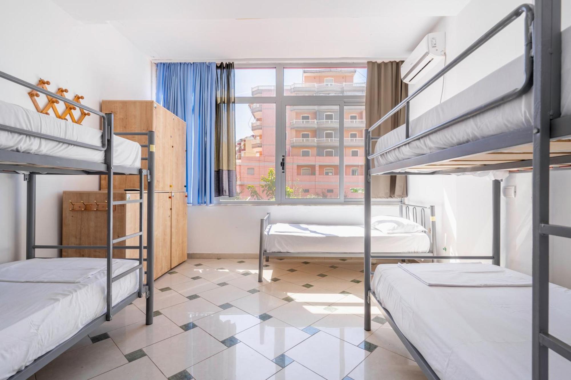 Hostel Hasta La Vista Sarandë Esterno foto