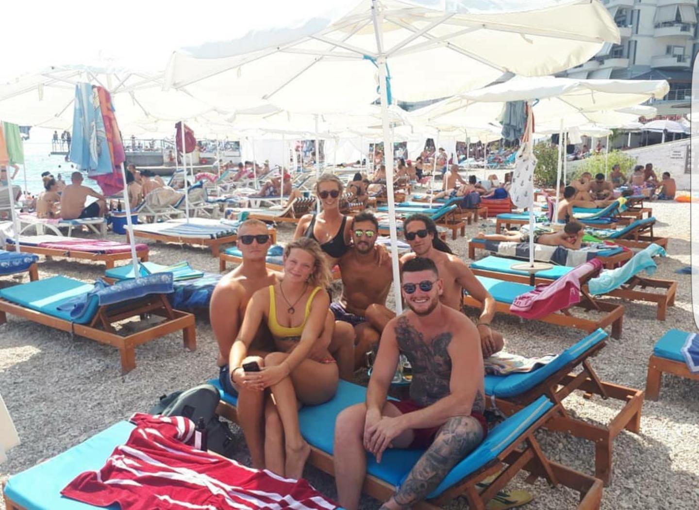 Hostel Hasta La Vista Sarandë Esterno foto