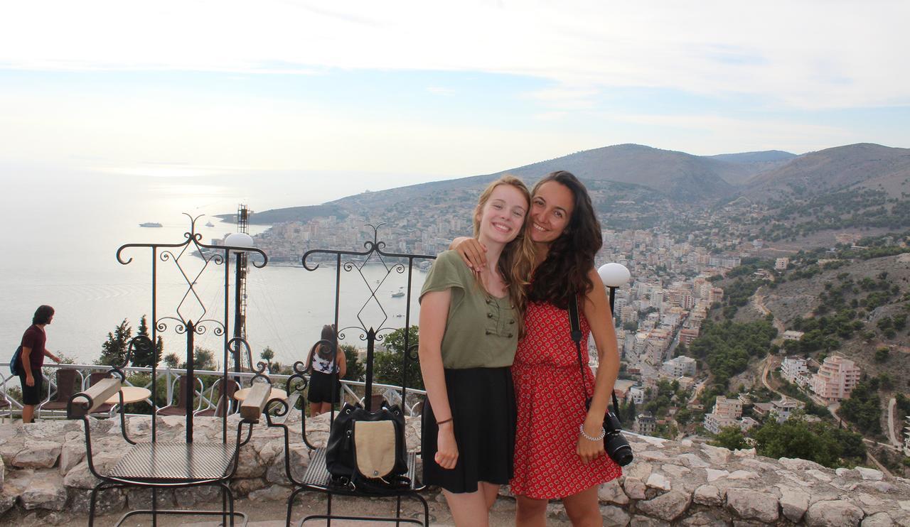 Hostel Hasta La Vista Sarandë Esterno foto